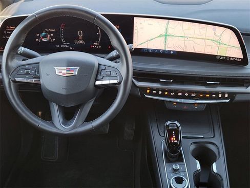 Used 2025 Cadillac XT4 Premium Luxury image 60