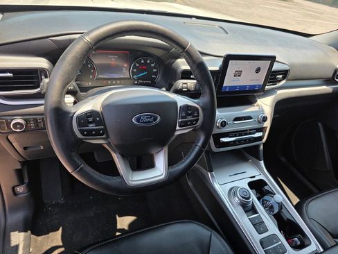 Used 2023 Ford Explorer XLT w/ Equipment Group 202A RWD image 15