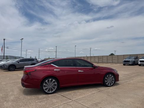 Certified 2023 Nissan Altima 2.5 SL FWD image 25