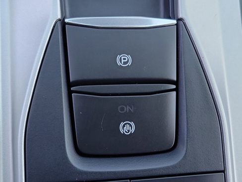 Used 2024 Ford Explorer XLT w/ Equipment Group 202A image 17