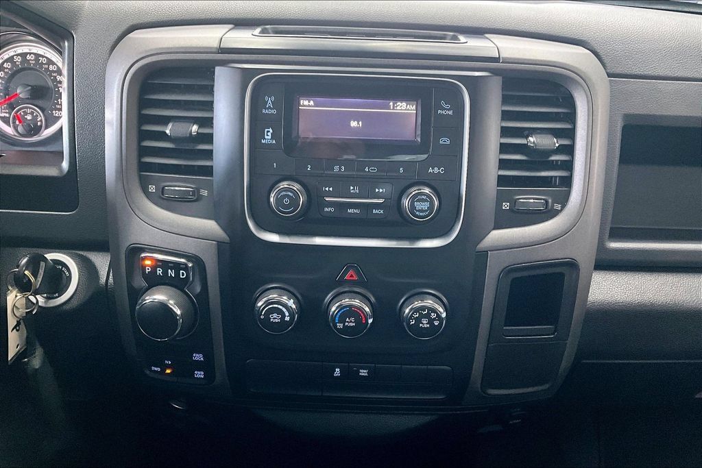 Used 2018 RAM 1500 Express AWD/4WD image 13