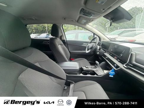 Used 2023 Kia Sportage LX AWD/4WD image 13