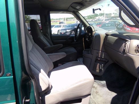 Used 1998 Chevrolet Astro w/ Convenience Group image 27