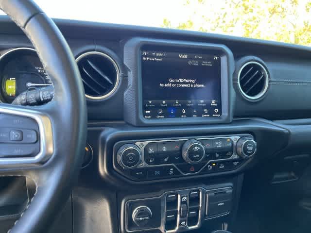 Used 2021 Jeep Wrangler Unlimited Sahara w/ Cold Weather Group AWD/4WD image 15