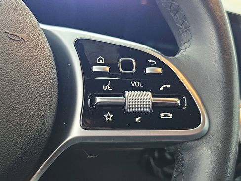 Certified 2022 Mercedes-Benz GLB 250 GLB 250 image 18