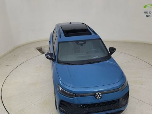 Used 2025 Volkswagen Tiguan SE R-Line FWD image 78