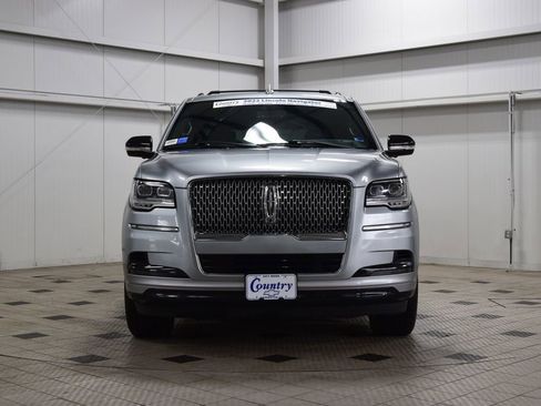 Used 2022 Lincoln Navigator Reserve image 2