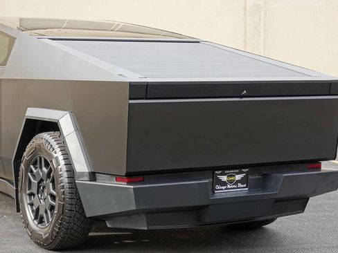 Used 2024 Tesla Cybertruck AWD Crew Cab image 70