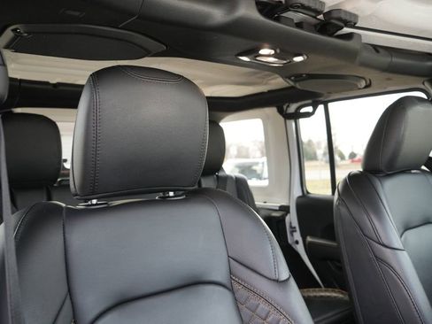 Used 2023 Jeep Wrangler Unlimited Sahara image 14