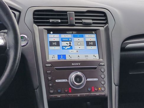 Used 2018 Ford Fusion Titanium image 29