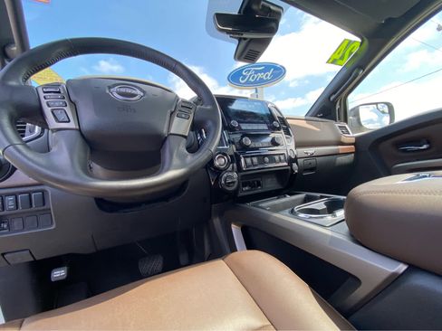 Used 2024 Nissan Titan Platinum Reserve w/ Moonroof Package AWD/4WD image 32