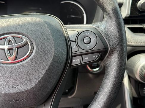Certified 2025 Toyota RAV4 XLE AWD/4WD image 24