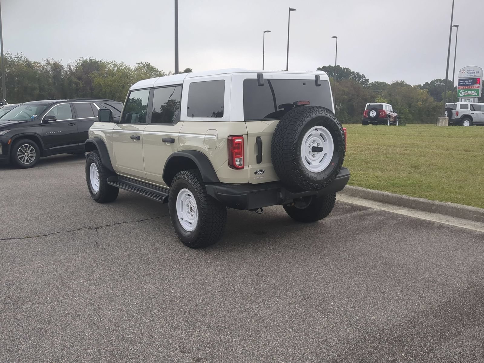 New 2026 Ford Bronco Heritage Edition AWD/4WD image 5