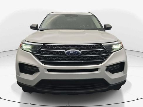 Used 2021 Ford Explorer XLT RWD image 5