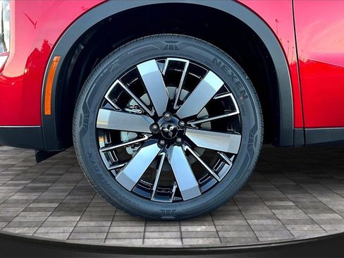 New 2025 Mitsubishi Outlander SE image 11