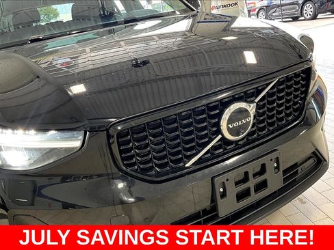 Used 2023 Volvo XC40 B5 Ultimate AWD/4WD image 38