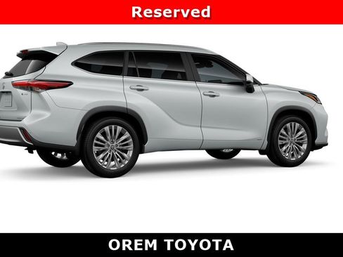 New 2026 Toyota Highlander Platinum image 11