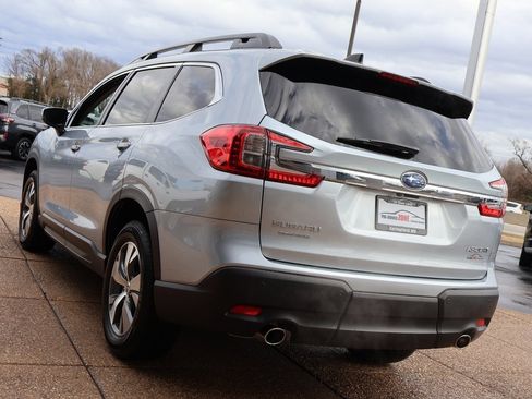 Used 2024 Subaru Ascent Premium w/ Convenience Package image 4