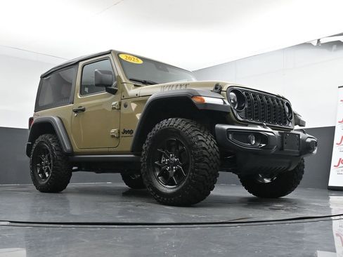 Used 2025 Jeep Wrangler Sport image 33
