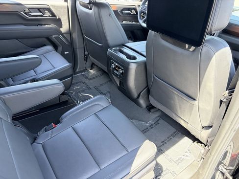 Used 2025 GMC Yukon Denali w/ Denali Reserve Package AWD/4WD image 14