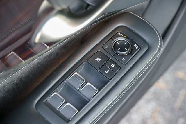 Used 2021 Lexus LS 500 AWD w/ Interior Upgrade Package image 6