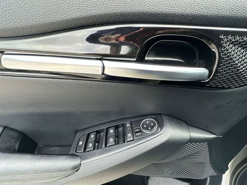 Certified 2024 Kia Seltos S image 15