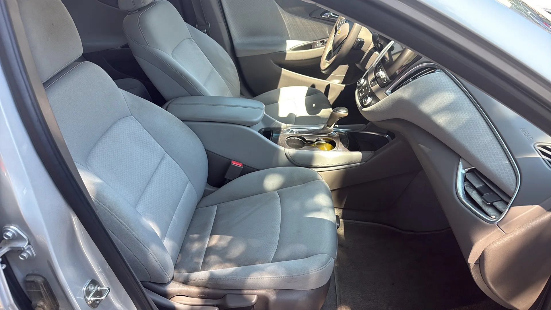 Used 2017 Chevrolet Malibu LT FWD image 22