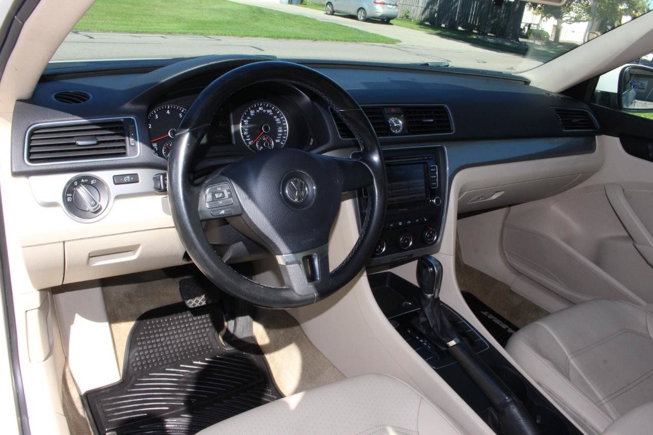 Used 2015 Volkswagen Passat 1.8T Limited Edition FWD image 17