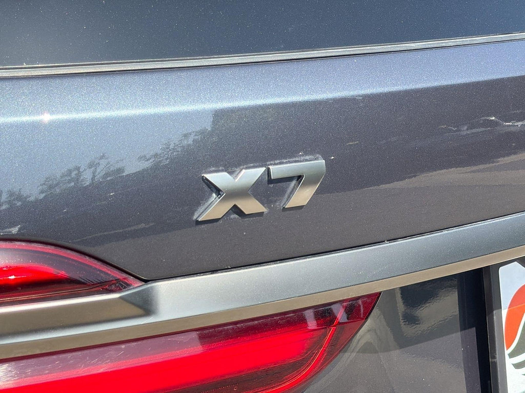 Used 2022 BMW X7 M50i AWD/4WD image 32