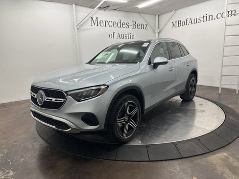 Used 2026 Mercedes-Benz GLC 300 image 3