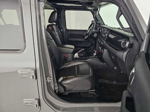 Used 2021 Jeep Wrangler Unlimited Sahara image 10