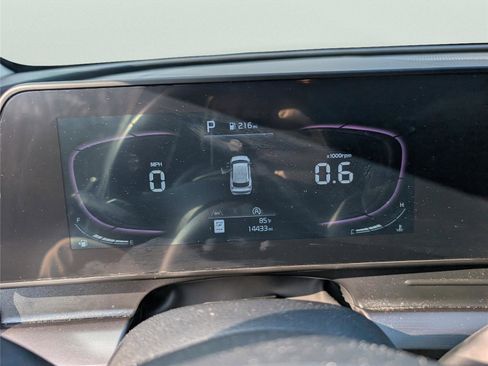 Used 2024 Kia Sportage EX image 33