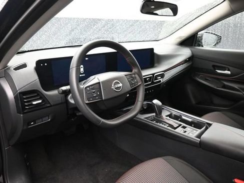 Used 2026 Nissan Sentra SR w/ Floor Mat Package FWD image 15