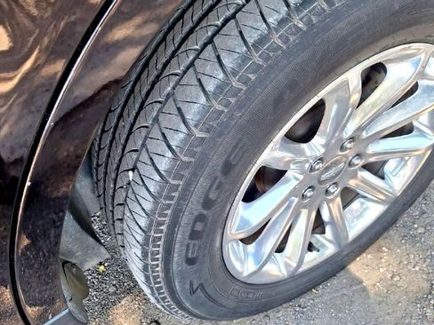 Used 2014 Lincoln MKX FWD w/ Equipment Group 101A image 11