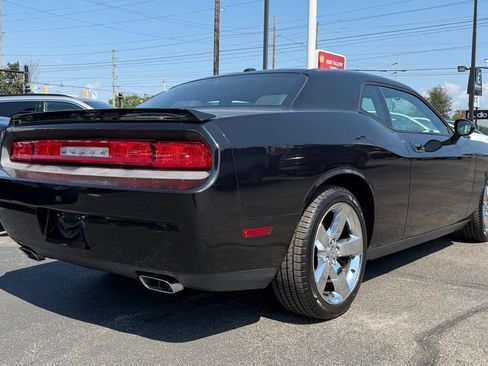 Used 2010 Dodge Challenger R/T RWD image 7