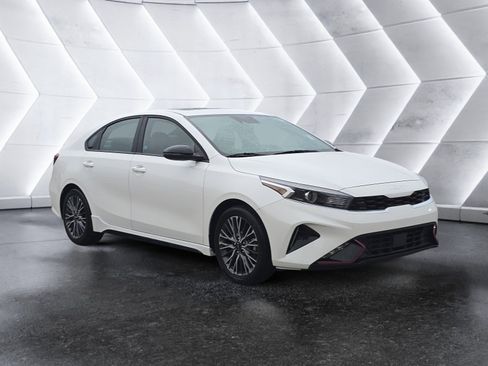 Used 2024 Kia Forte GT-Line w/ GT-Line Premium Package image 2