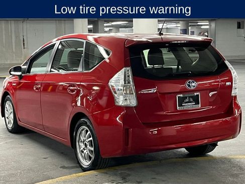 Used 2014 Toyota Prius V Five image 5