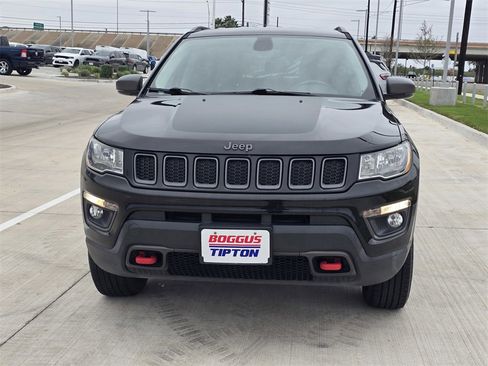 Used 2019 Jeep Compass Trailhawk image 11