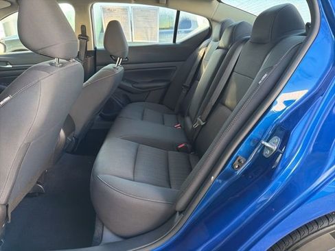 Used 2025 Nissan Altima 2.5 SV image 18