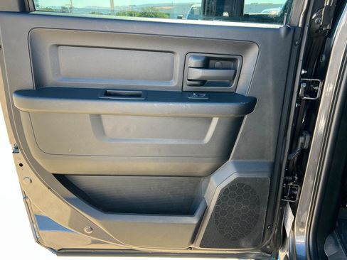 Used 2024 RAM 3500 Tradesman w/ Chrome Appearance Group AWD/4WD image 19