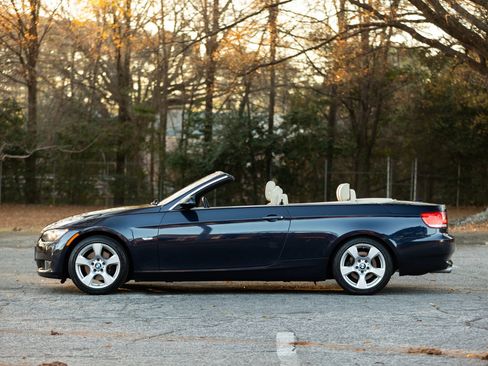Used 2009 BMW 328i Convertible image 10