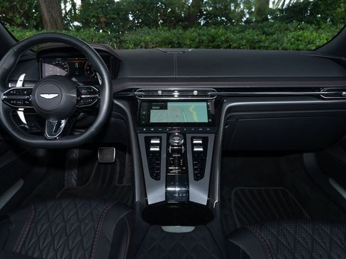 Used 2024 Aston Martin DB12 Coupe image 19