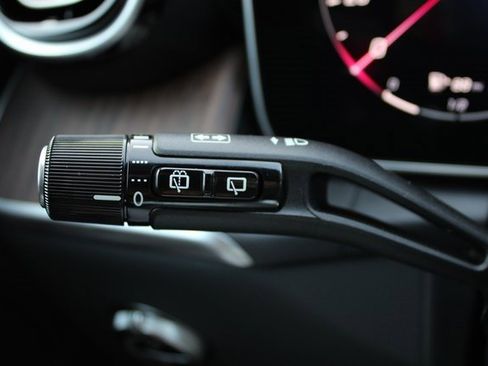 New 2025 Mercedes-Benz GLC 350e 4MATIC image 18