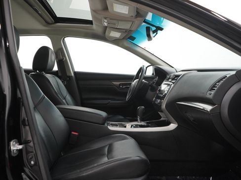 Used 2015 Nissan Altima 2.5 SL w/ Moonroof Package FWD image 11