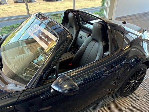 Used 2026 MAZDA MX-5 Miata RF Grand Touring RWD image 26