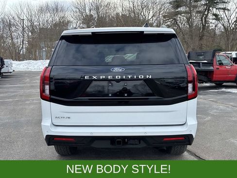 Used 2025 Ford Expedition Active image 6