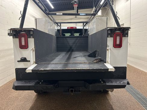 Used 2022 RAM 3500 Tradesman w/ Chrome Appearance Group image 11