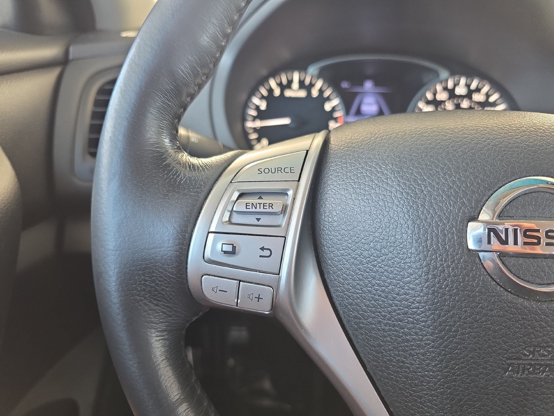 Used 2018 Nissan Altima 2.5 SL FWD image 16