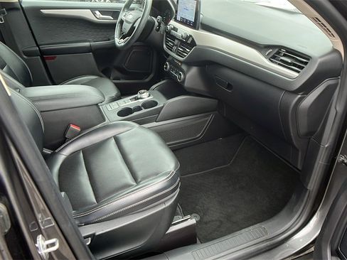 Used 2020 Ford Escape SEL image 17