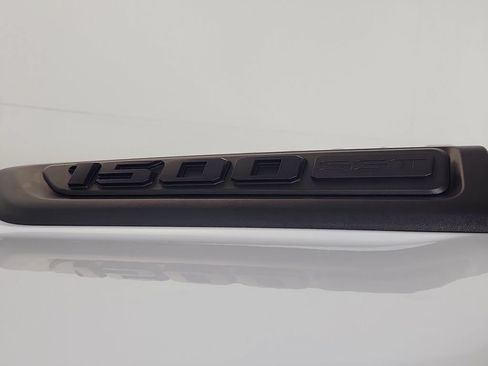 Used 2025 RAM 1500 Laramie w/ Sport Appearance Package AWD/4WD image 8